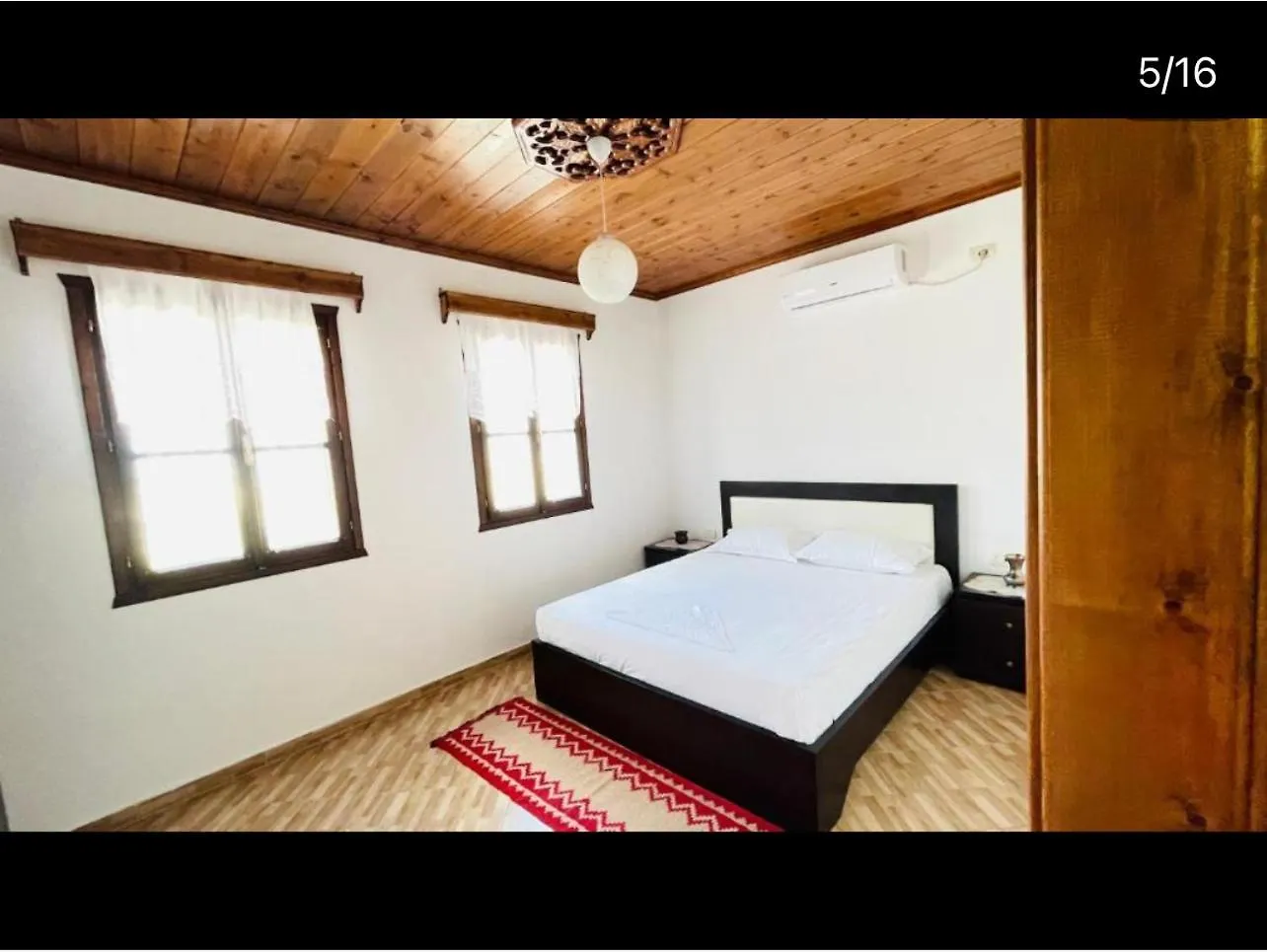 Denis House 1930 호텔 Gjirokastër 0*,  알바니아