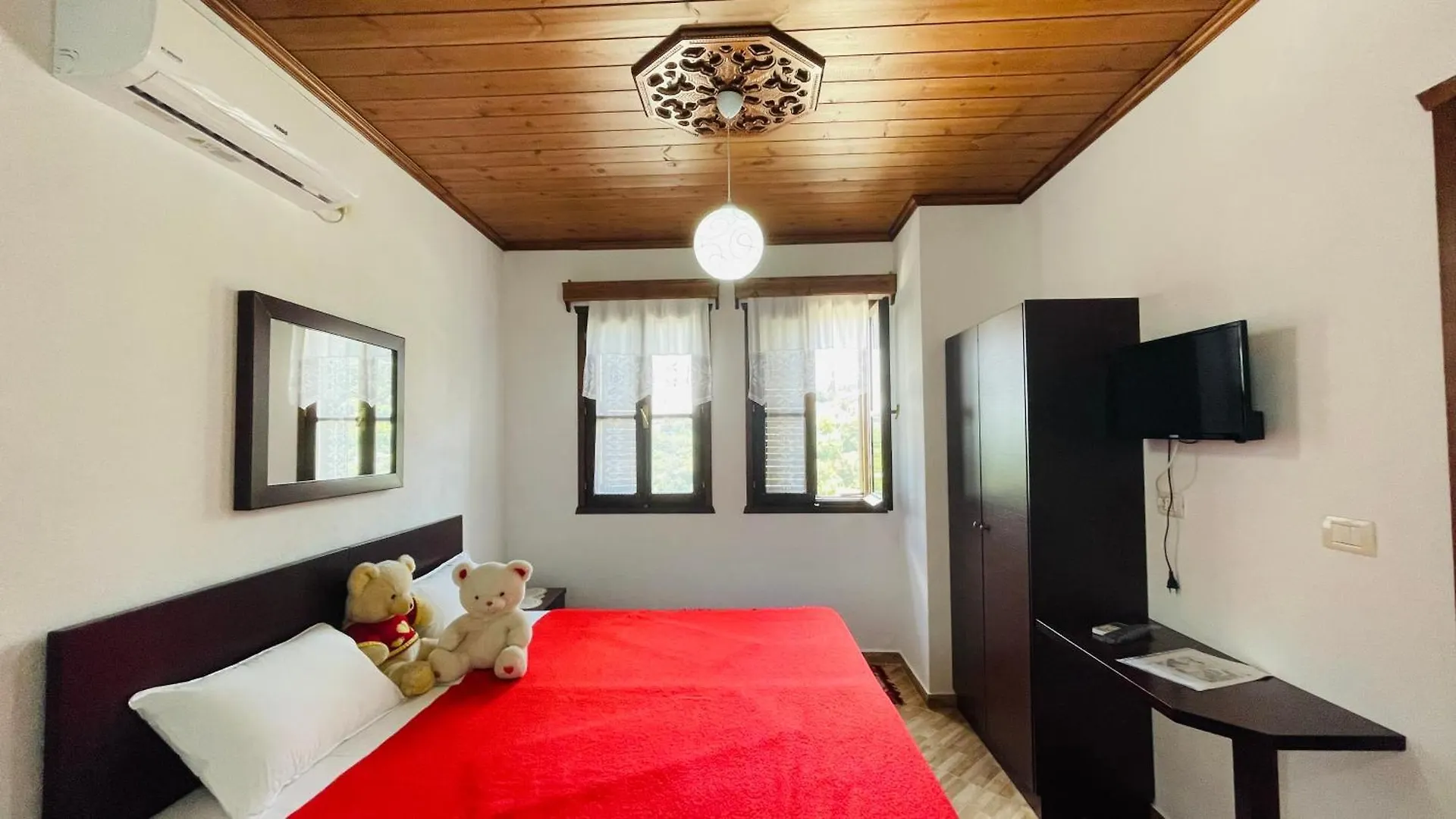 Denis House 1930 호텔 Gjirokastër 게스트하우스