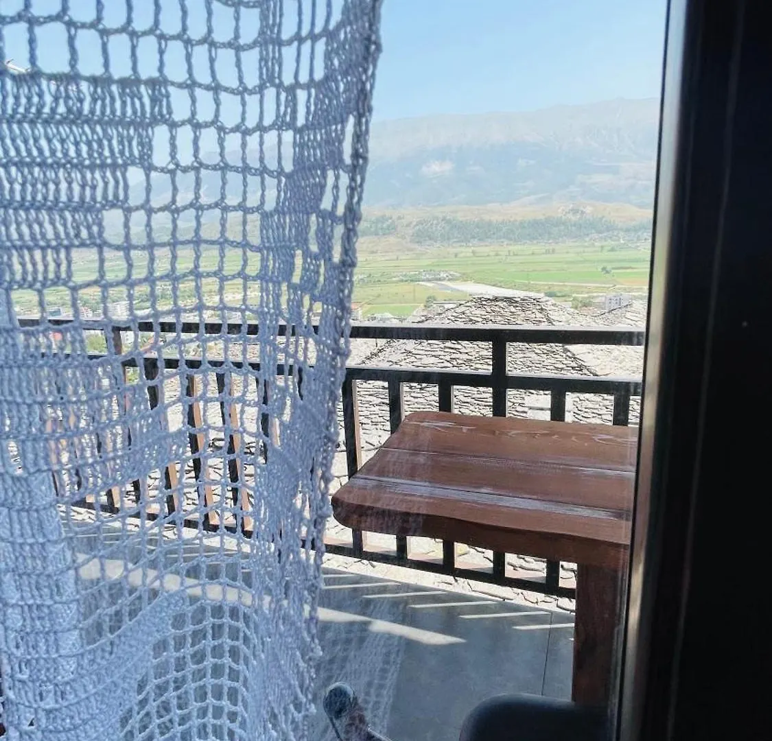게스트하우스 Denis House 1930 호텔 Gjirokastër